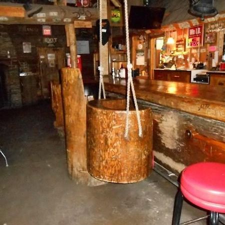 The Jack Saloon Motell Lolo Rum bild